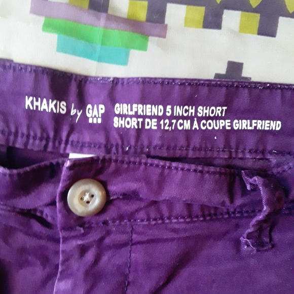 Khakis by GAP Girlfriend 5 Inch Cargo Type Shorts - Picture 6 of 14